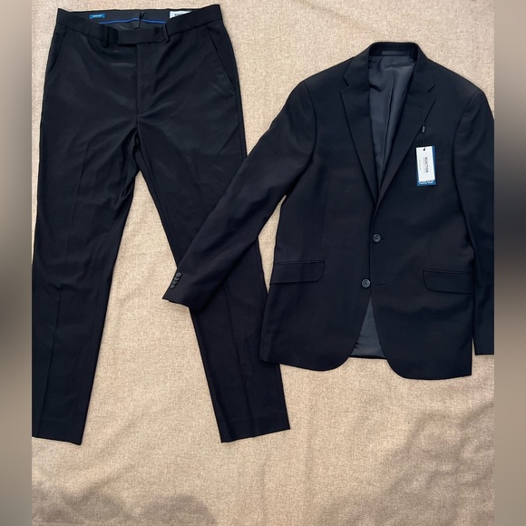 Kenneth Cole Reaction Other - Kenneth Cole Reaction Technicole Suit